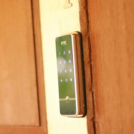 Baankhon Private Room In Thai House Check In By Yourself Code Inbox Adult Only Bangkok Bagian luar foto