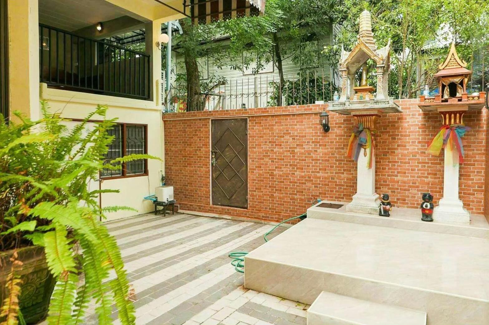 Baankhon Private Room In Thai House Check In By Yourself Code Inbox Adult Only Bangkok Bagian luar foto
