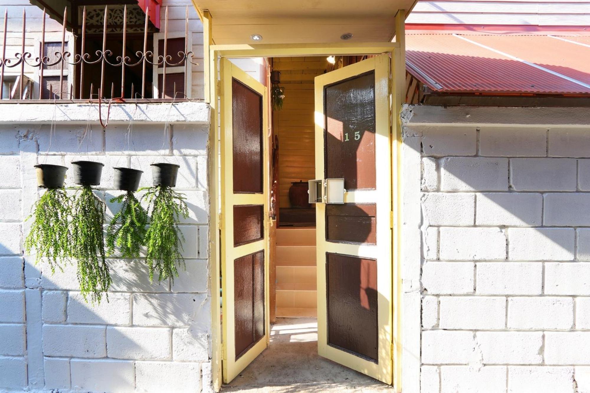 Baankhon Private Room In Thai House Check In By Yourself Code Inbox Adult Only Bangkok Bagian luar foto